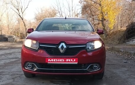 Renault Logan II, 2014 год, 600 000 рублей, 9 фотография