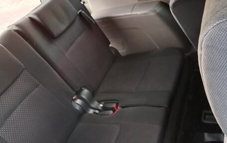 Toyota ISis I, 2005 год, 1 030 000 рублей, 18 фотография