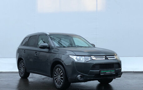 Mitsubishi Outlander III рестайлинг 3, 2014 год, 1 350 000 рублей, 3 фотография
