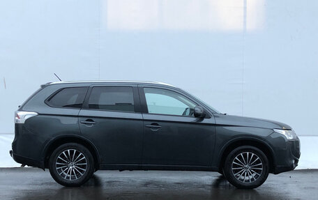 Mitsubishi Outlander III рестайлинг 3, 2014 год, 1 350 000 рублей, 4 фотография