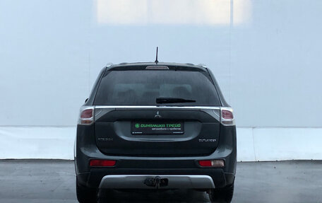 Mitsubishi Outlander III рестайлинг 3, 2014 год, 1 350 000 рублей, 6 фотография