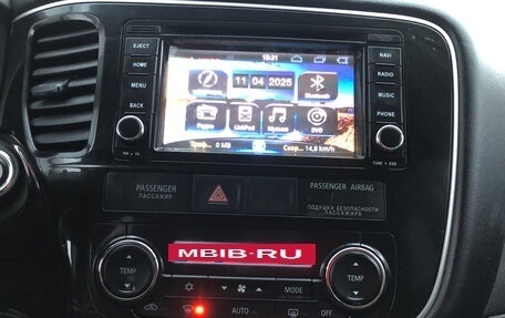 Mitsubishi Outlander III рестайлинг 3, 2014 год, 1 350 000 рублей, 12 фотография