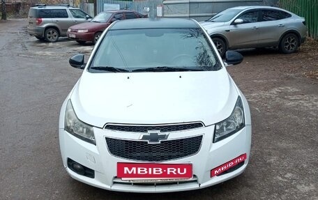 Chevrolet Cruze II, 2012 год, 620 000 рублей, 3 фотография