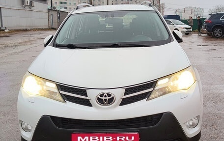 Toyota RAV4, 2015 год, 1 600 000 рублей, 5 фотография
