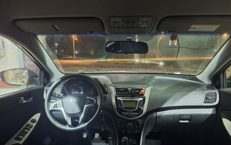 Hyundai Solaris II рестайлинг, 2013 год, 750 000 рублей, 8 фотография