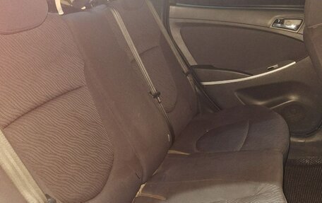 Hyundai Solaris II рестайлинг, 2013 год, 750 000 рублей, 10 фотография