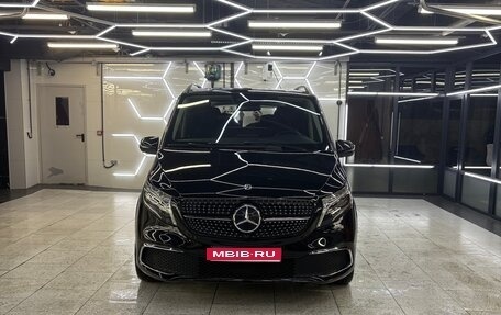 Mercedes-Benz V-Класс, 2018 год, 6 750 000 рублей, 1 фотография