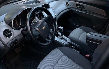 Chevrolet Cruze II, 2010 год, 540 000 рублей, 6 фотография