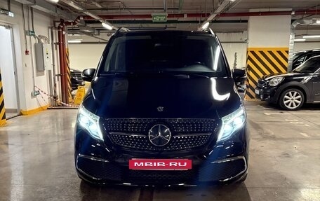 Mercedes-Benz V-Класс, 2018 год, 6 750 000 рублей, 2 фотография