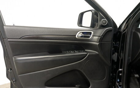 Jeep Grand Cherokee, 2018 год, 3 750 000 рублей, 19 фотография