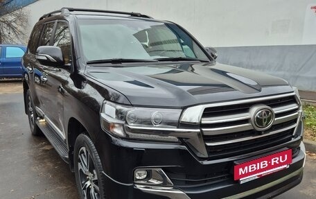 Toyota Land Cruiser 200, 2019 год, 6 500 000 рублей, 2 фотография