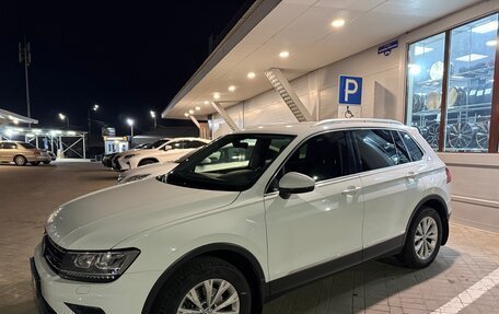 Volkswagen Tiguan II, 2017 год, 2 300 000 рублей, 3 фотография