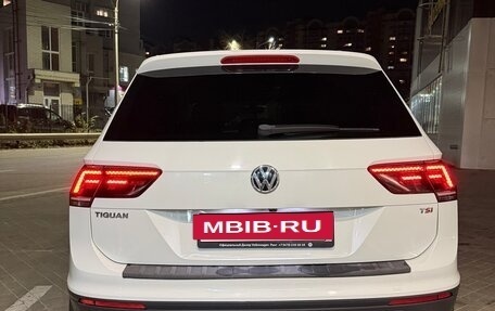 Volkswagen Tiguan II, 2017 год, 2 300 000 рублей, 2 фотография