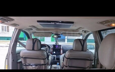 Toyota Sienna II рестайлинг, 2004 год, 1 100 000 рублей, 2 фотография