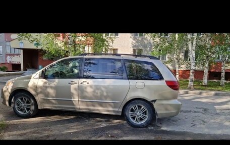 Toyota Sienna II рестайлинг, 2004 год, 1 100 000 рублей, 4 фотография