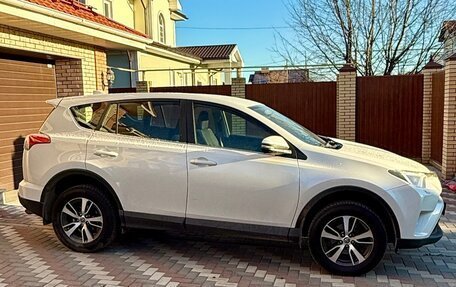 Toyota RAV4, 2015 год, 1 950 000 рублей, 3 фотография