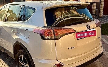 Toyota RAV4, 2015 год, 1 950 000 рублей, 4 фотография