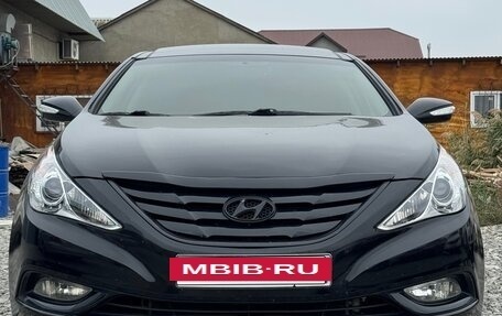Hyundai Sonata VI, 2012 год, 1 100 000 рублей, 2 фотография