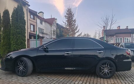 Toyota Camry, 2017 год, 2 350 000 рублей, 7 фотография