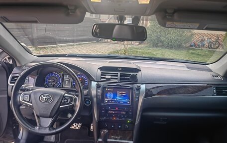 Toyota Camry, 2017 год, 2 350 000 рублей, 13 фотография