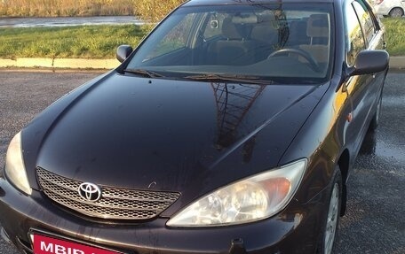 Toyota Camry V40, 2004 год, 560 000 рублей, 1 фотография