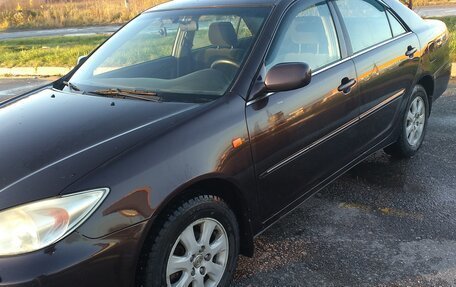 Toyota Camry V40, 2004 год, 560 000 рублей, 2 фотография