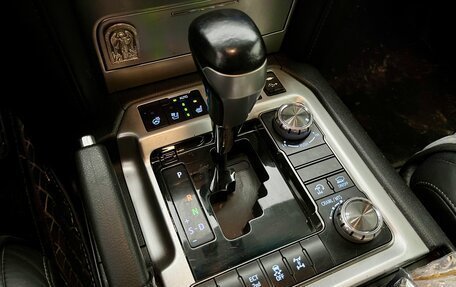 Toyota Land Cruiser 200, 2015 год, 5 500 000 рублей, 10 фотография