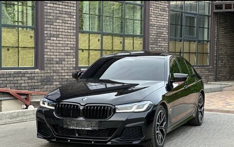 BMW 5 серия, 2020 год, 5 590 000 рублей, 2 фотография