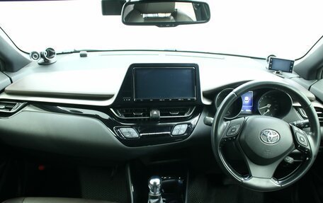 Toyota C-HR I рестайлинг, 2018 год, 1 840 000 рублей, 15 фотография