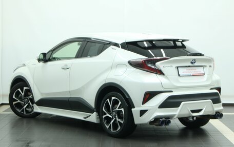 Toyota C-HR I рестайлинг, 2018 год, 1 840 000 рублей, 11 фотография