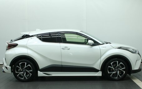 Toyota C-HR I рестайлинг, 2018 год, 1 840 000 рублей, 10 фотография