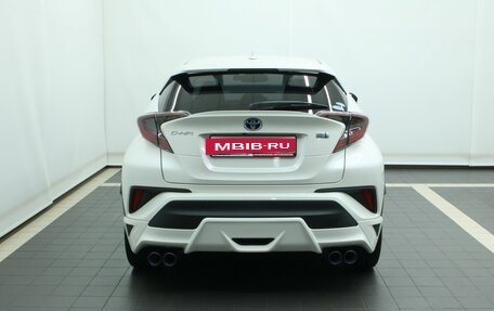 Toyota C-HR I рестайлинг, 2018 год, 1 840 000 рублей, 12 фотография