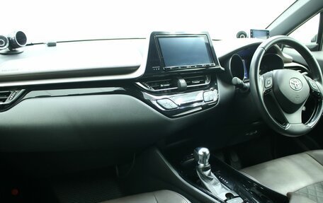 Toyota C-HR I рестайлинг, 2018 год, 1 840 000 рублей, 16 фотография