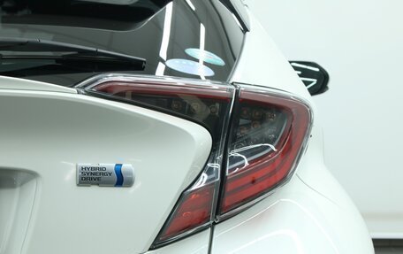 Toyota C-HR I рестайлинг, 2018 год, 1 840 000 рублей, 19 фотография