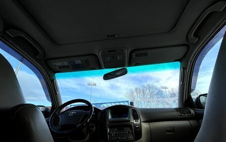 Toyota Land Cruiser 100 рестайлинг 2, 2005 год, 1 900 000 рублей, 6 фотография