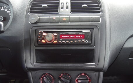 Volkswagen Polo VI (EU Market), 2011 год, 380 000 рублей, 14 фотография