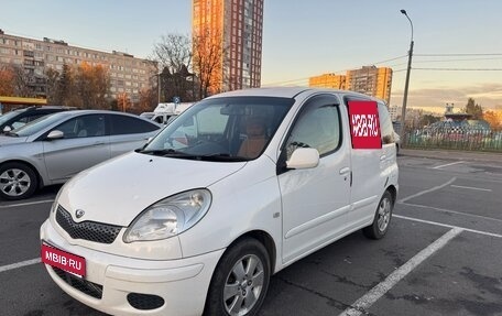 Toyota FunCargo, 2003 год, 650 000 рублей, 2 фотография