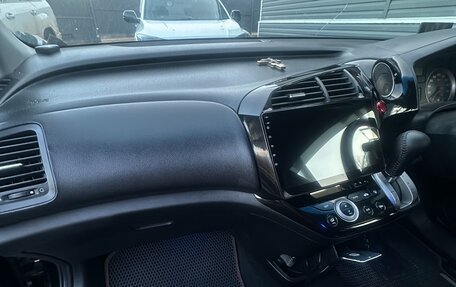 Honda Stream II, 2009 год, 1 090 000 рублей, 19 фотография