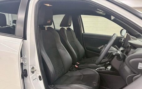 Toyota Yaris Cross, 2022 год, 1 590 007 рублей, 13 фотография