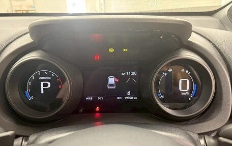 Toyota Yaris Cross, 2022 год, 1 590 007 рублей, 12 фотография