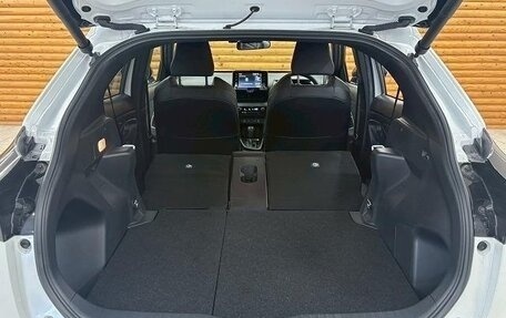 Toyota Yaris Cross, 2022 год, 1 590 007 рублей, 15 фотография