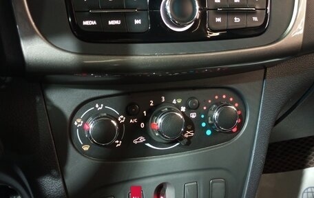 Renault Sandero II рестайлинг, 2020 год, 1 250 000 рублей, 13 фотография