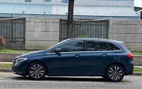 Mercedes-Benz B-Класс, 2022 год, 1 833 000 рублей, 3 фотография