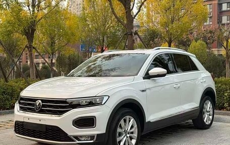 Volkswagen T-Roc I, 2021 год, 1 550 000 рублей, 1 фотография