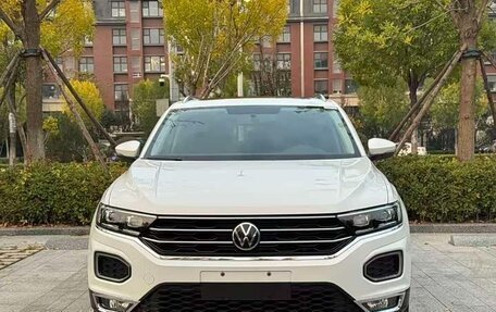 Volkswagen T-Roc I, 2021 год, 1 550 000 рублей, 2 фотография