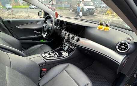 Mercedes-Benz E-Класс, 2017 год, 3 000 000 рублей, 7 фотография