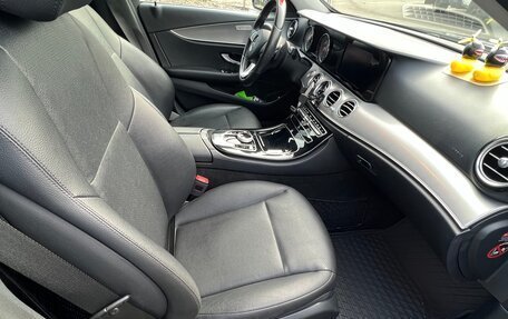 Mercedes-Benz E-Класс, 2017 год, 3 000 000 рублей, 12 фотография