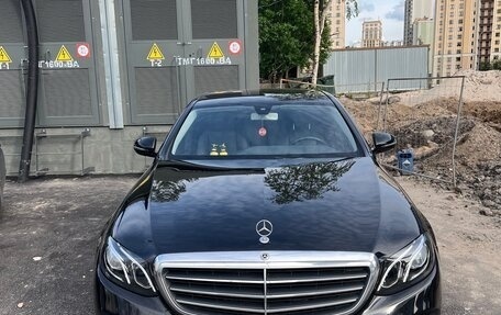 Mercedes-Benz E-Класс, 2017 год, 3 000 000 рублей, 17 фотография