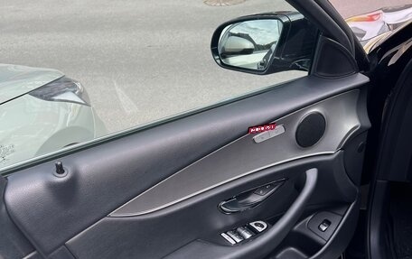 Mercedes-Benz E-Класс, 2017 год, 3 000 000 рублей, 24 фотография