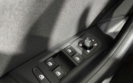 Volkswagen Passat B8 рестайлинг, 2017 год, 1 750 000 рублей, 20 фотография